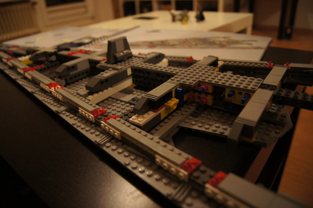 Das alte LEGO Set Super Star Destroyer im Aufbau